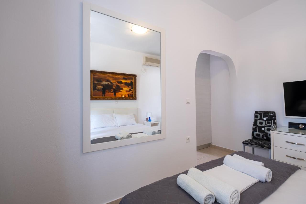 Adelphi Apartments Perissa (Santorini) Exterior foto